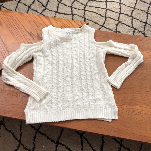 Cold shoulder sweater - Picture 4 of 10